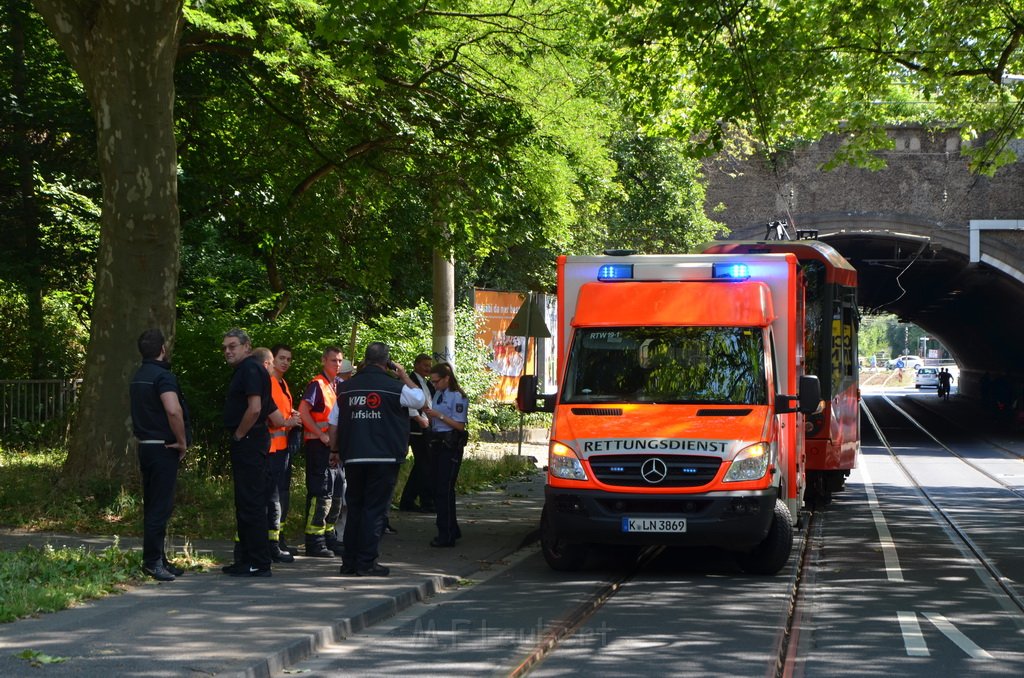 KVB Bahn defekt Koeln Buchheim Heidelbergerstr P15.JPG - Miklos Laubert